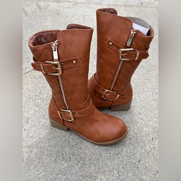 Lucky Top Kids Tan Quilted Gold Buckle Boots - Picture 2 of 4